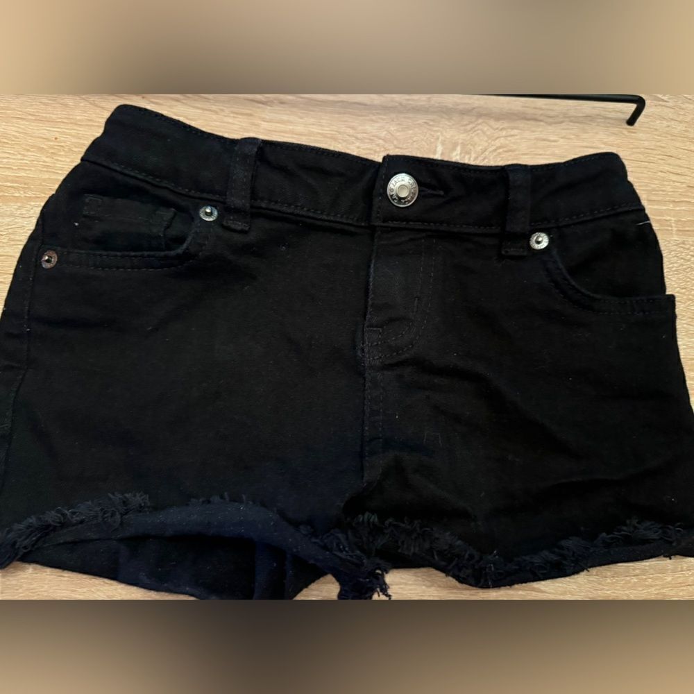 Cat & Jack Girls Size M 7/8 Shorts Ultimate Stretch Pockets Frayed Black - Picture 1 of 3